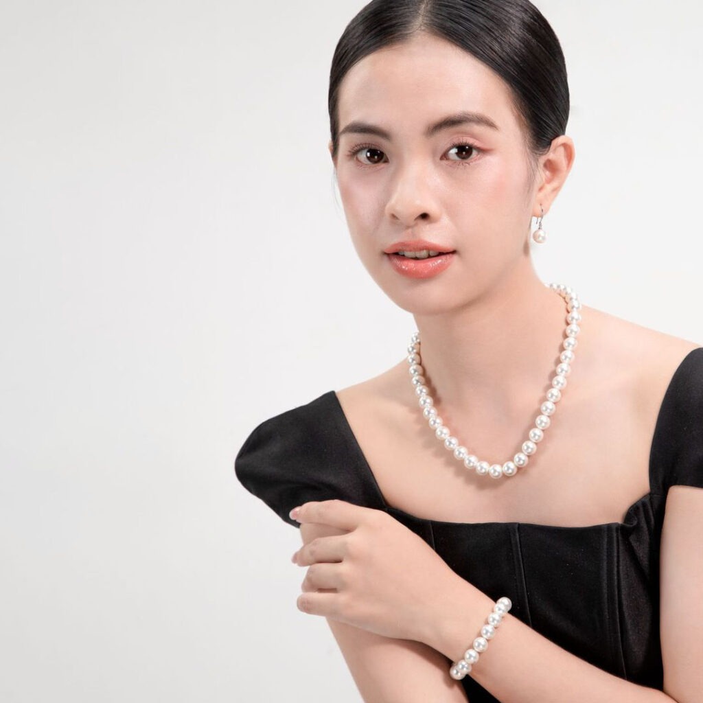 SP 8512 Bộ chuỗi cổ ngọc trai Akoya Trắng Ngà Trang sức ngọc trai Shine Pearl thương hiệu Trẻ đầy Năng Động